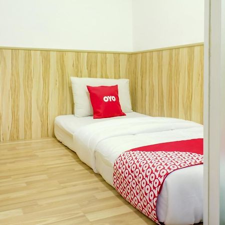 Oyo 90028 Ragula Hotel Johor Bahru Exterior photo