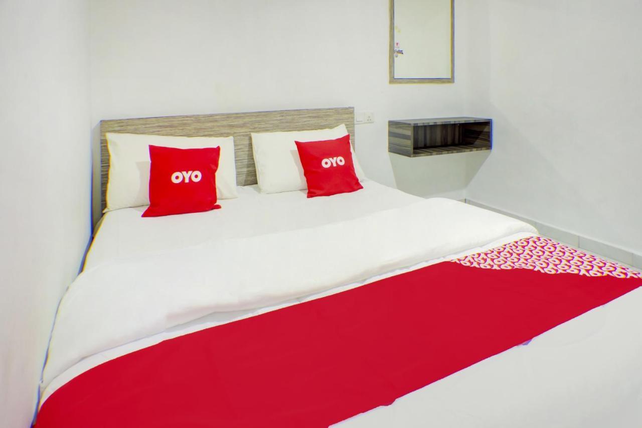 Oyo 90028 Ragula Hotel Johor Bahru Exterior photo